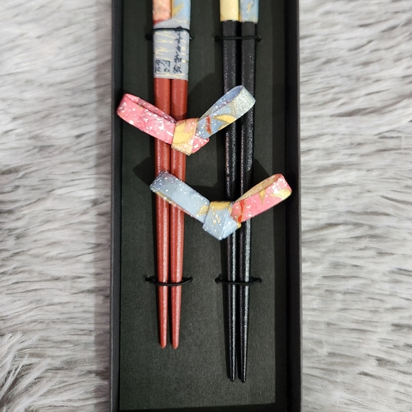 Colorful Chopstick Set with Box - Picture 5 of 6